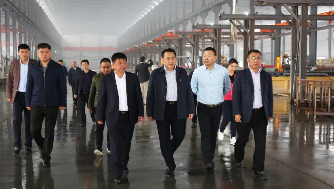 廣西岑溪市委書記羅偉雄一行蒞臨中國北部(蛟河)石材循環經濟產業園考察